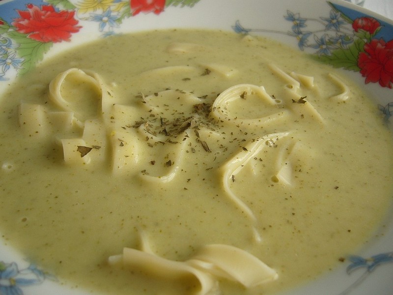 Brokolicovo-hrachová krémová polévka