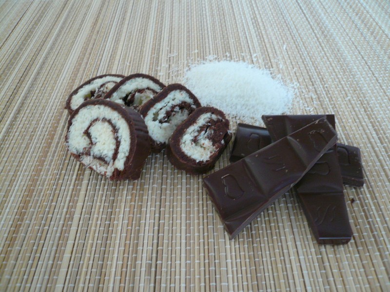 Čokoládová kokosová roláda