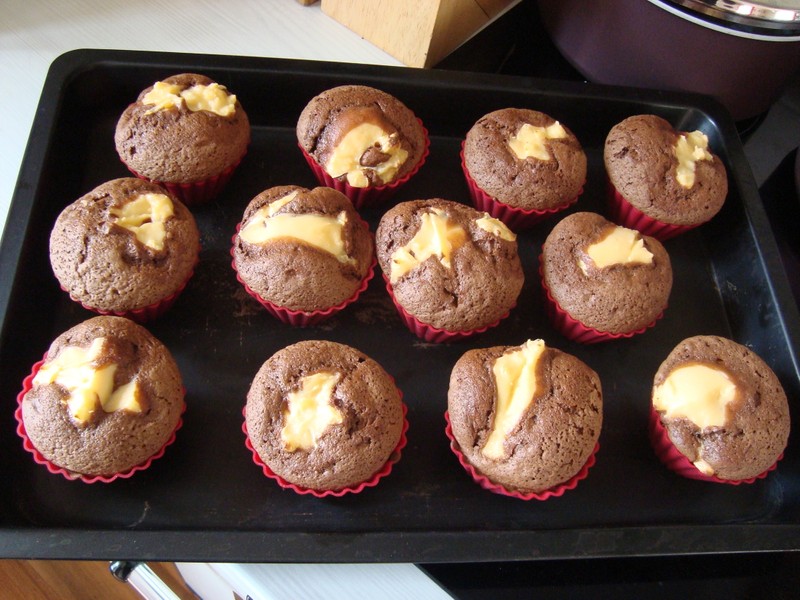 Dvoubarevné plněné muffiny