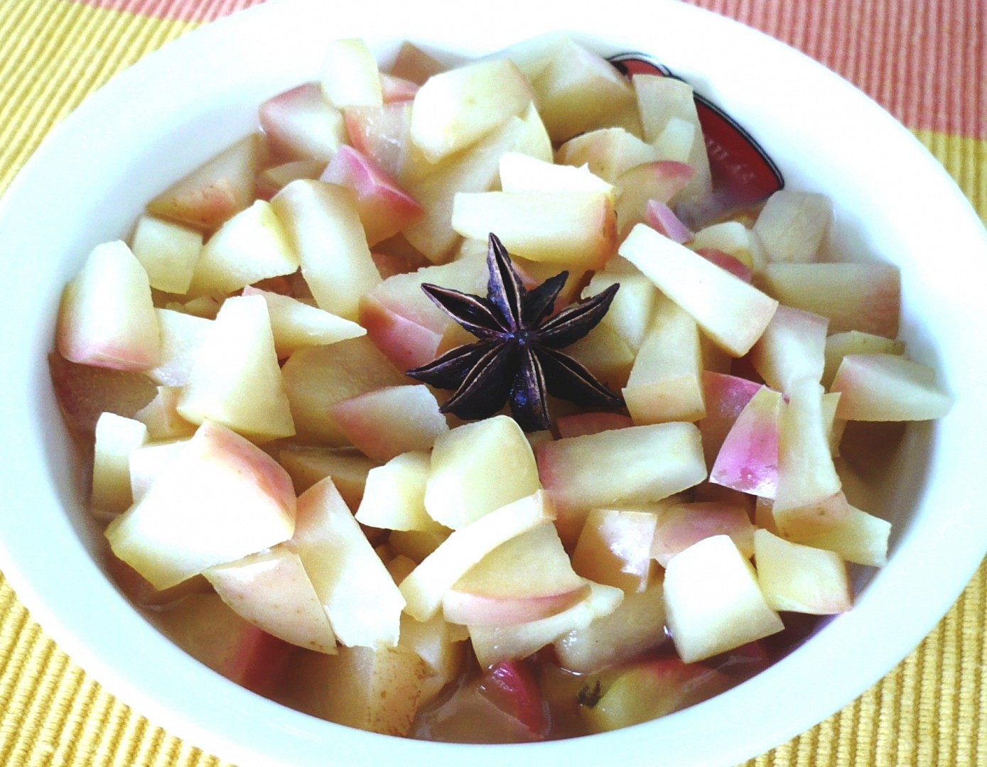 Jablečný kompot s badyánem
