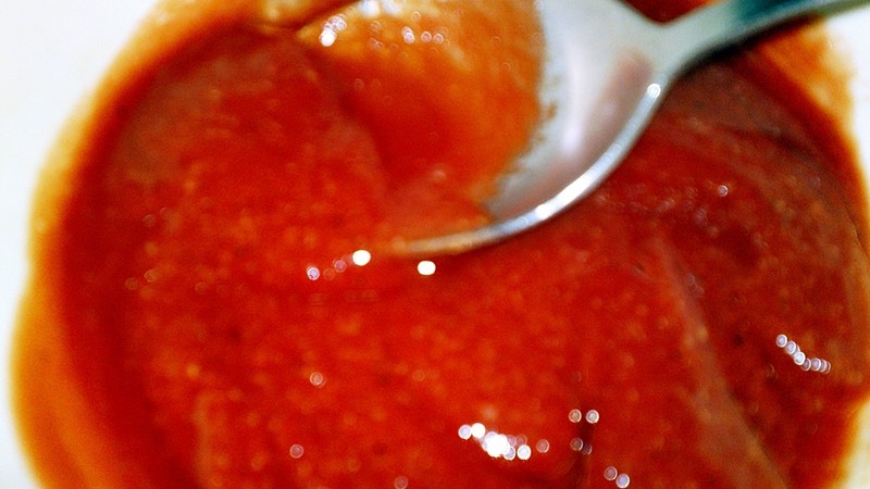 Rychlá rajčatová omáčka na pizzu podle Jamieho Olivera