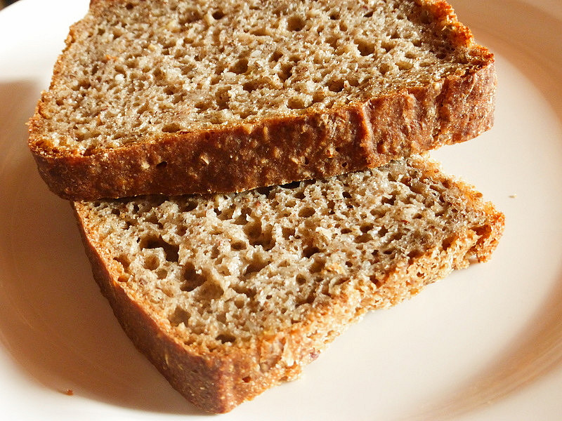 Žitný celozrnný chleba se semínky